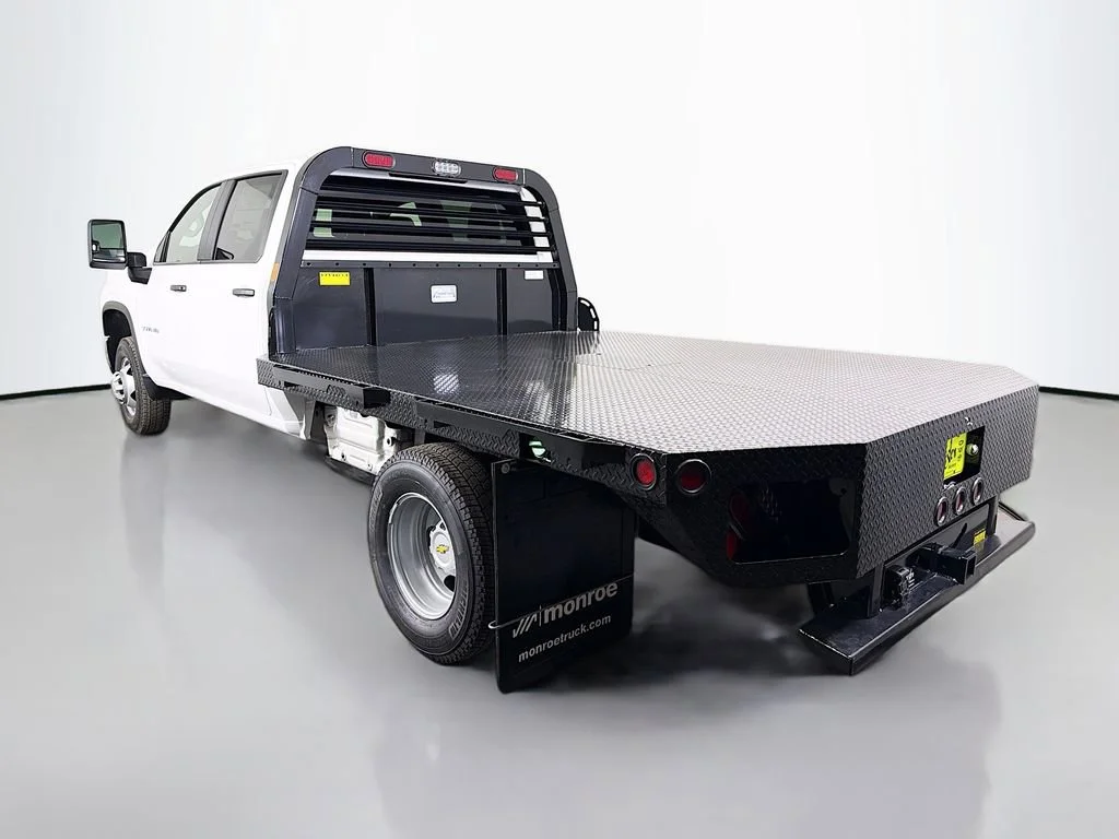 New 2026 Summit White Chevrolet Work Truck image 7