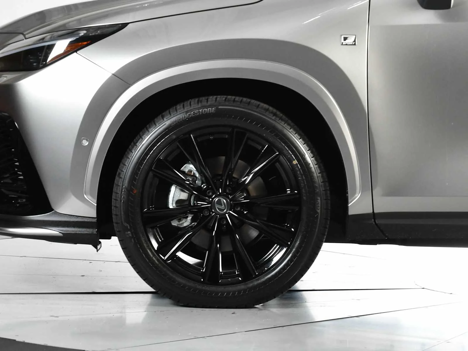 2026 Lexus NX PHEV 450h+ - Photo 12