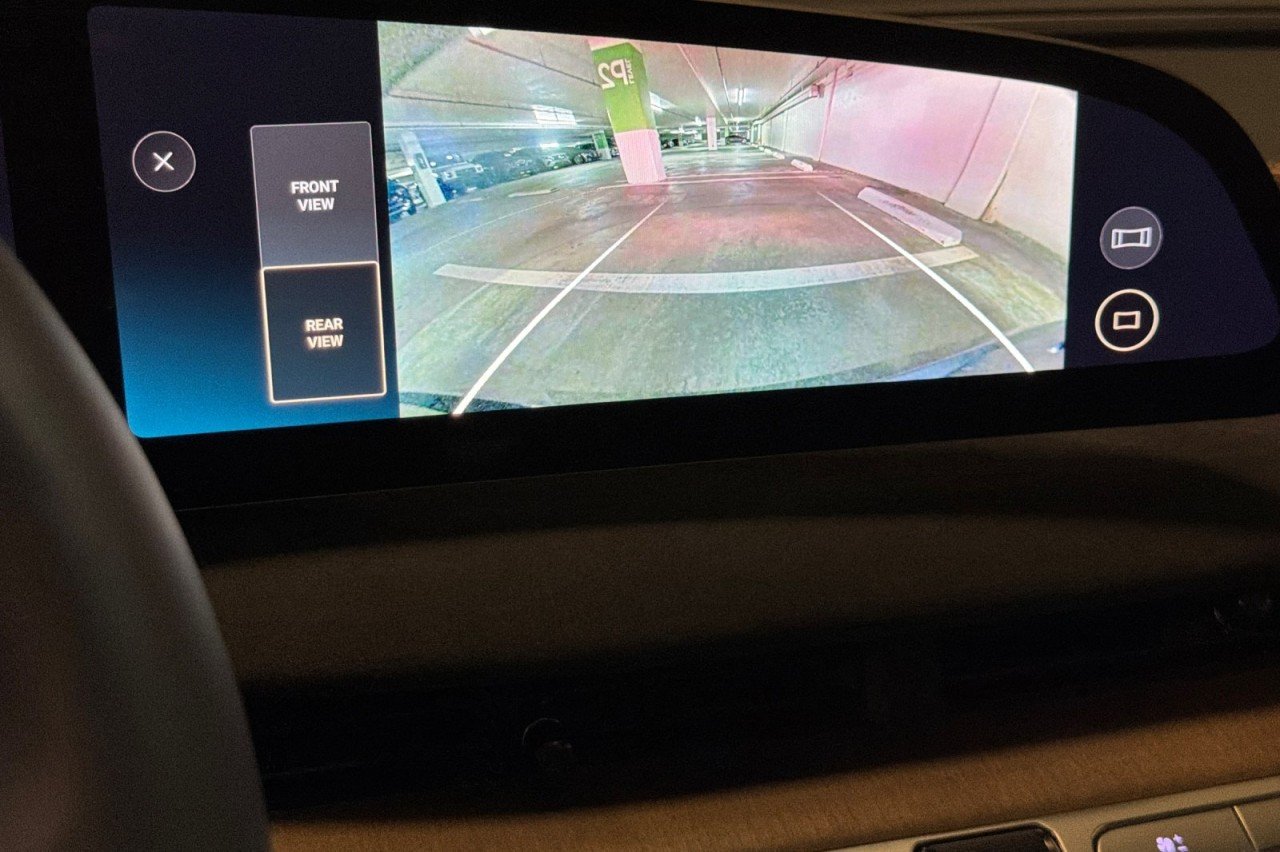 Used 2022 GRAY Lucid Grand Touring image 18