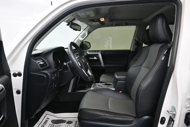 Used 2019 Super White Toyota SR5 image 9