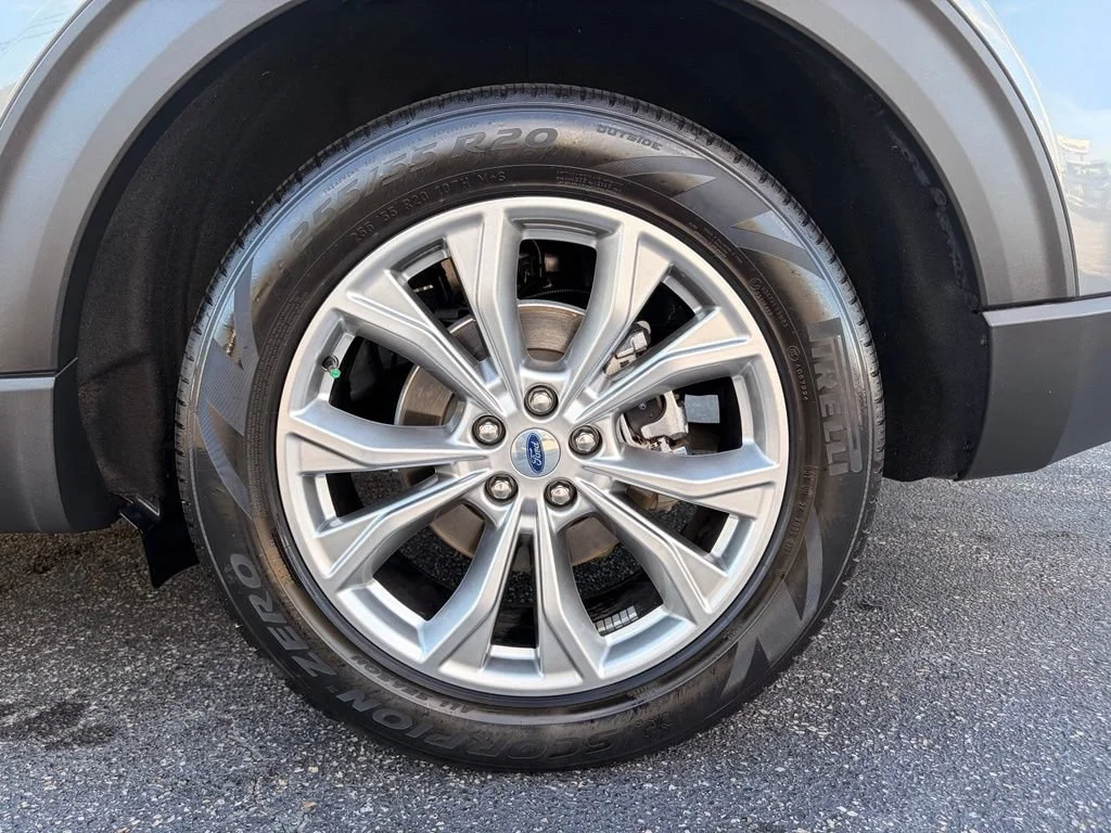 Used 2023 Gray Ford XLT image 12