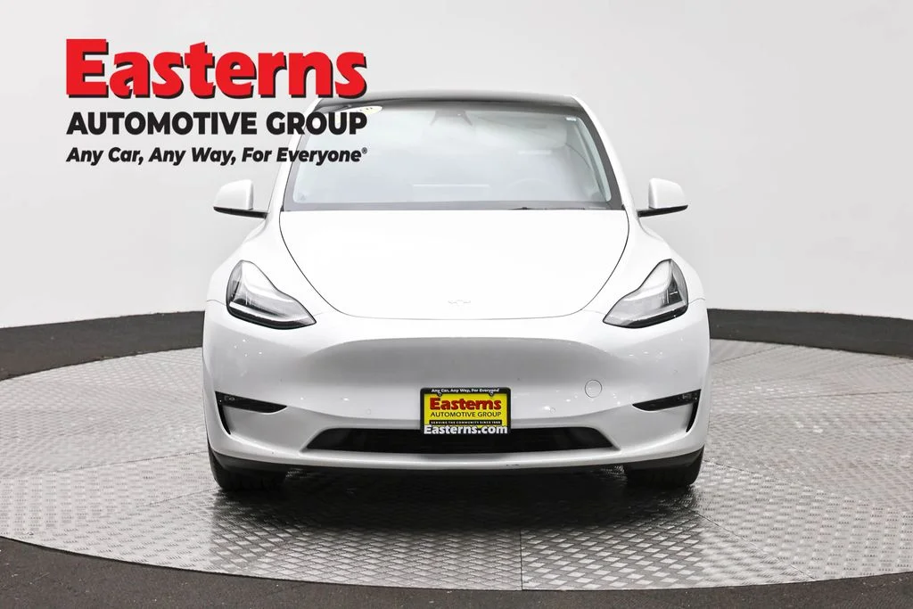 Used 2021 White Tesla Long Range image 2