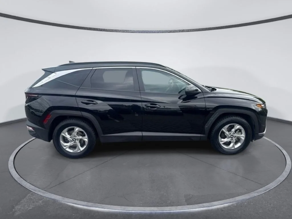 Used 2023 Black Hyundai SEL image 8