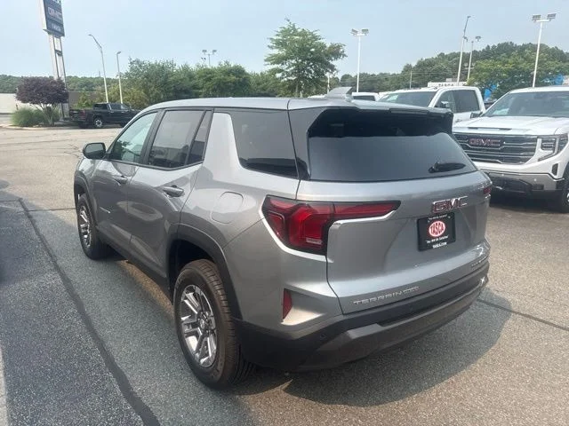 Used 2025 Silver GMC Elevation image 5