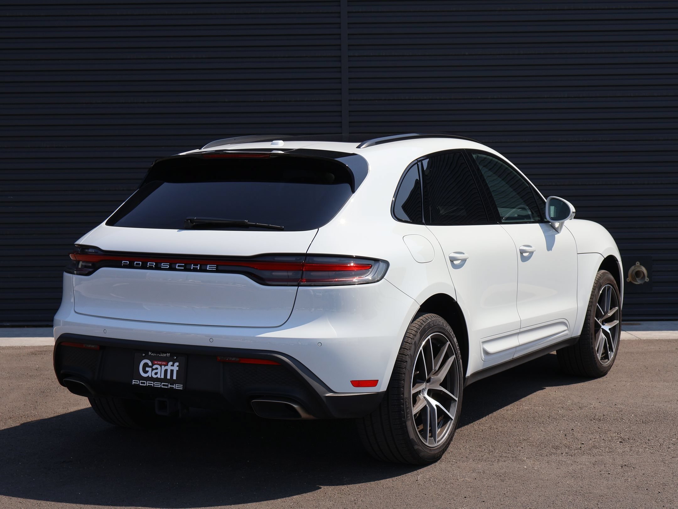 2026 Porsche Macan T - Photo 38