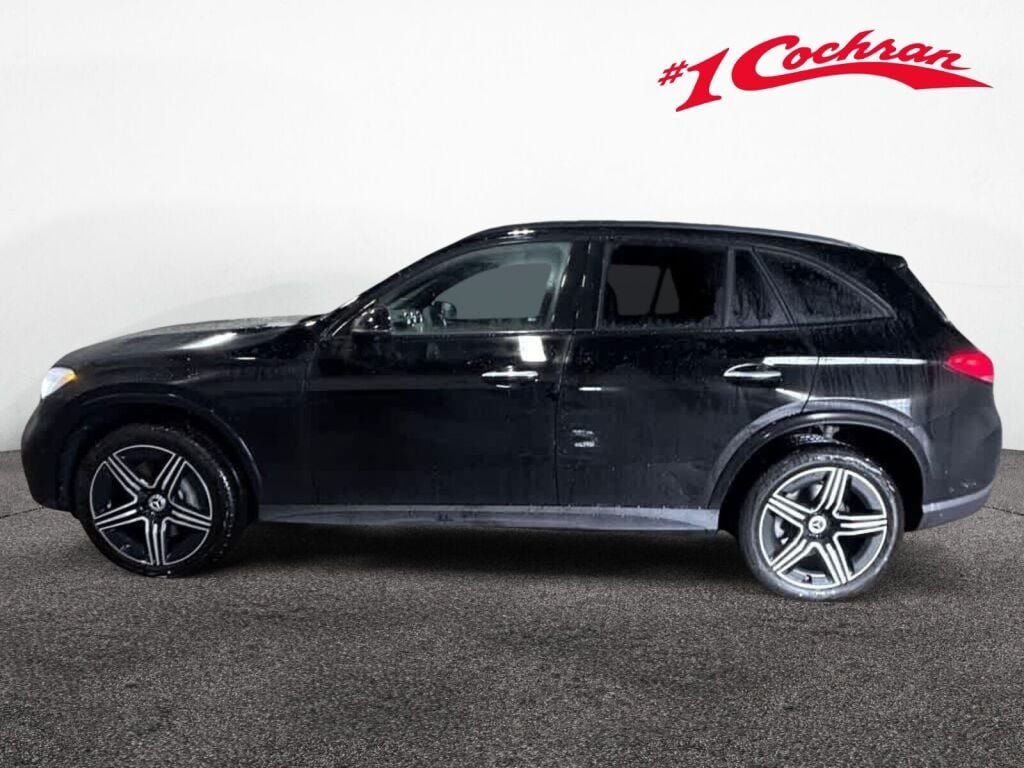 New 2026 2040/Black Mercedes-Benz GLC 300 image 4