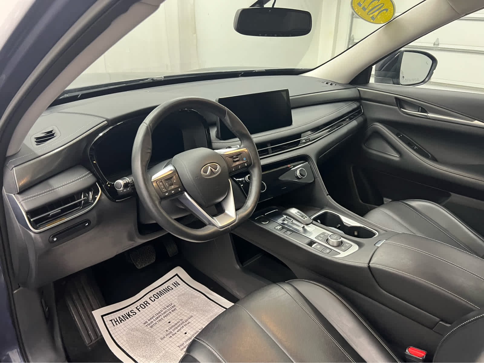 Used 2022 Graphite Shadow INFINITI LUXE image 13