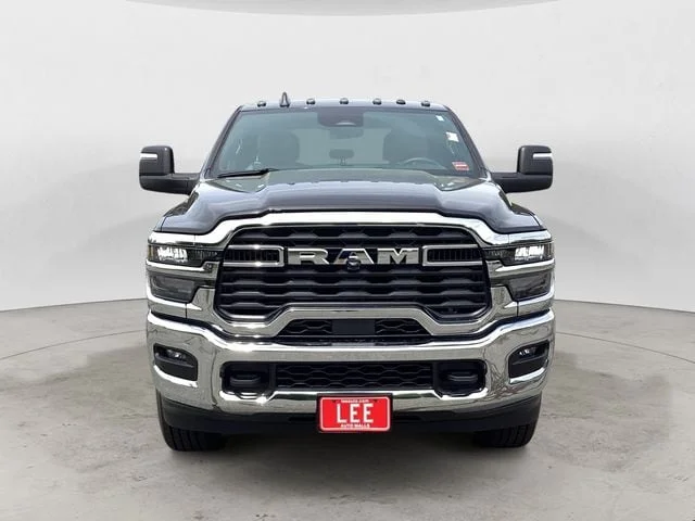 New 2026 Diamond Black Crystal Pearlcoat Ram TRADESMAN CREW CAB 4X4 6