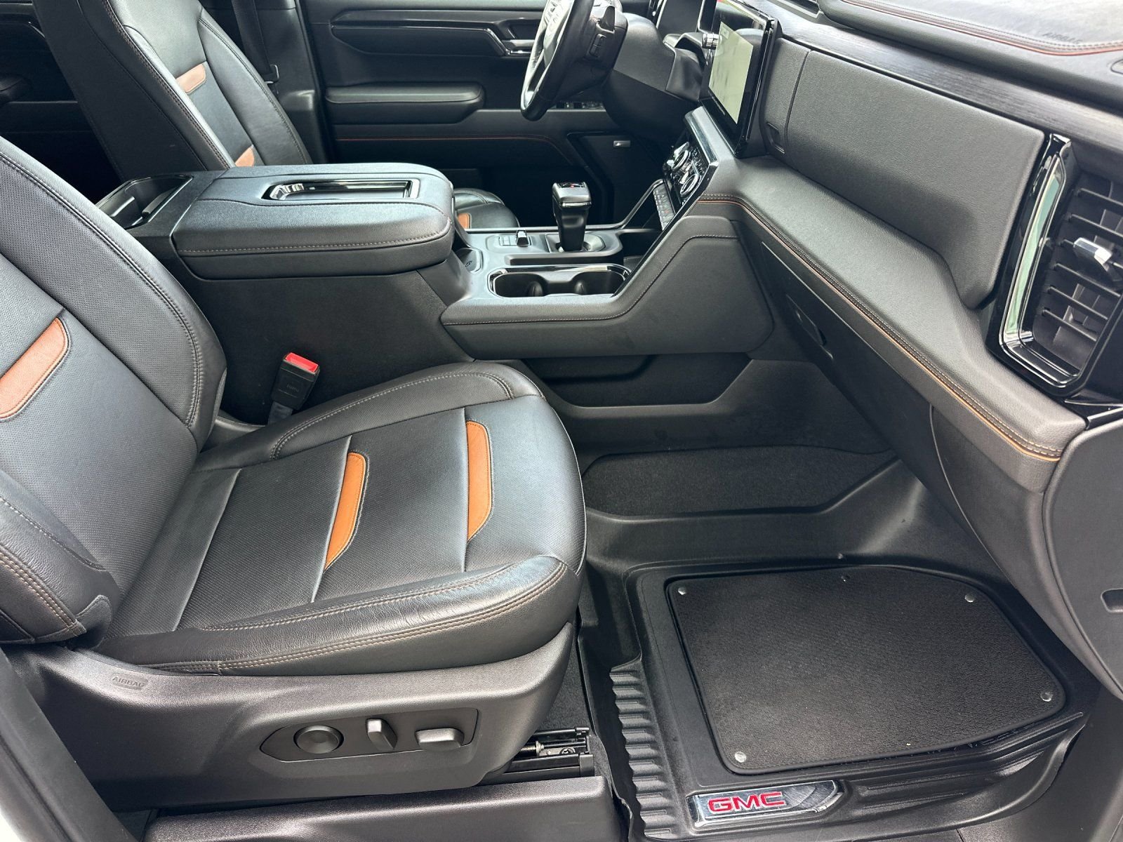 Used 2022 Summit White GMC AT4 image 13