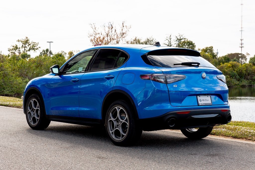 2025 Alfa Romeo Stelvio Sprint Base photo 3