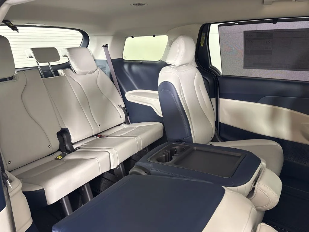New 2026 Silver Kia EX image 21