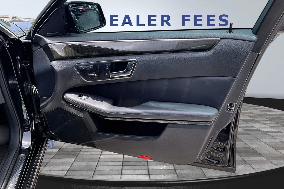 Used 2010 Black Mercedes-Benz  image 27