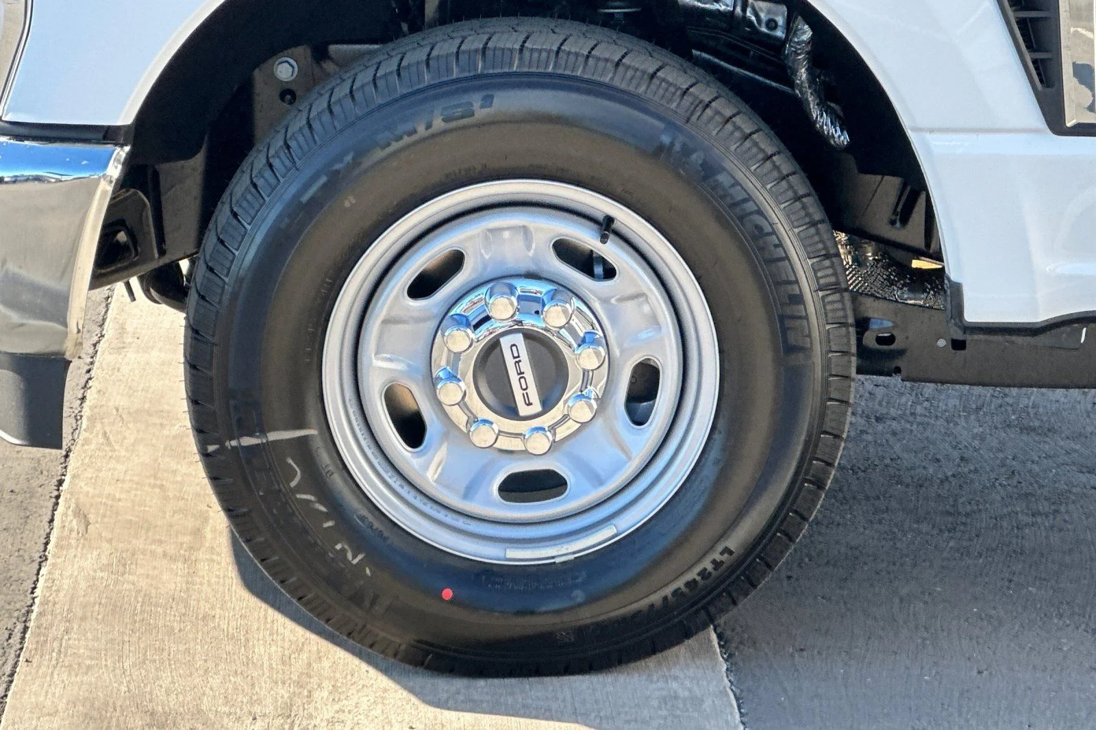 New 2026 Oxford White Ford F-250® XL image 22