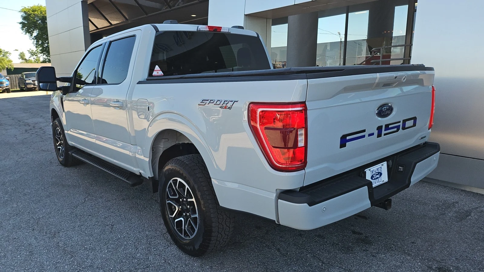 Used 2023 Gray Ford XLT image 3