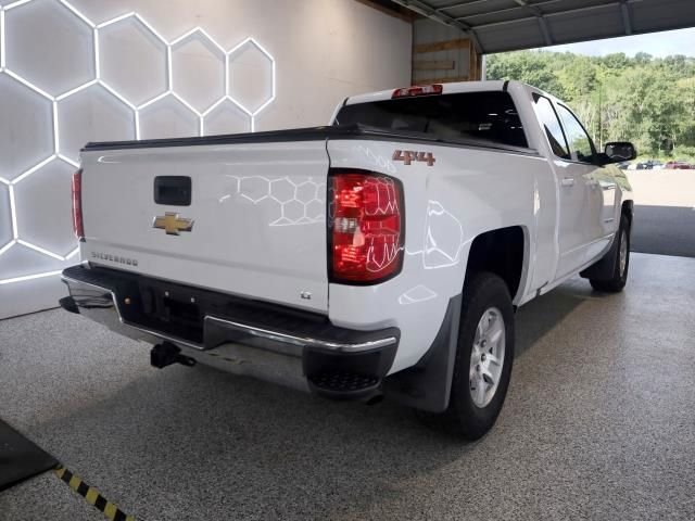 Used 2018 White Chevrolet LT image 4