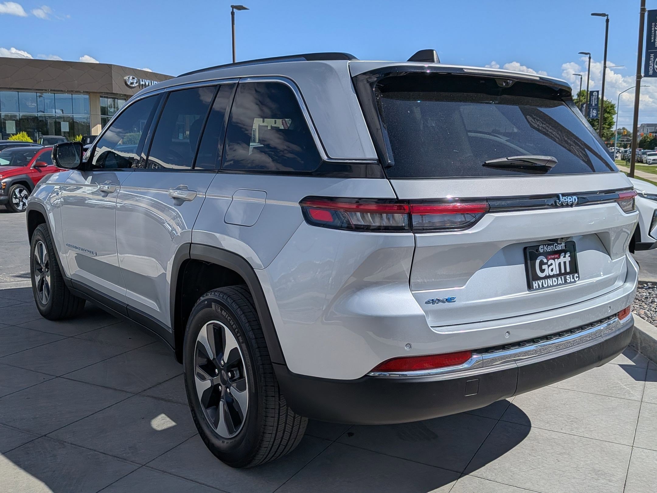 Used 2023 Silver Zynith Jeep 4xe image 5