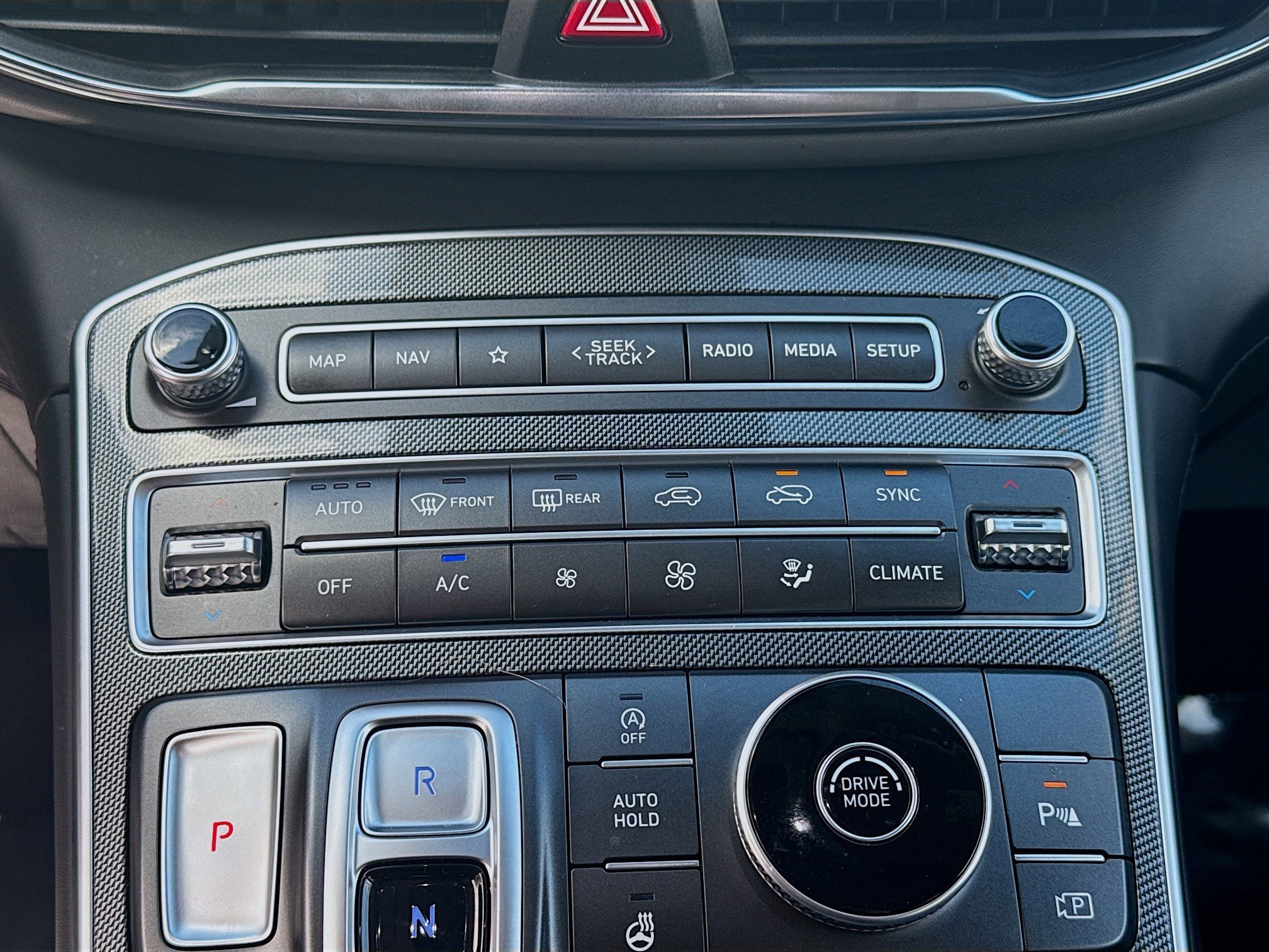 2022 Hyundai Santa Fe Limited - Photo 12