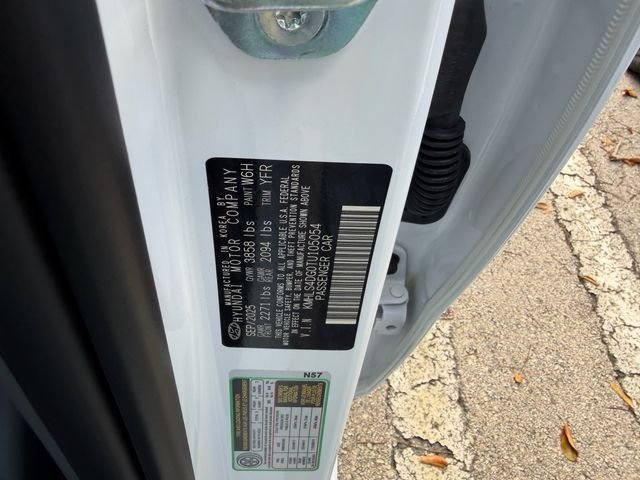 Used 2026 White Hyundai SEL Sport image 8