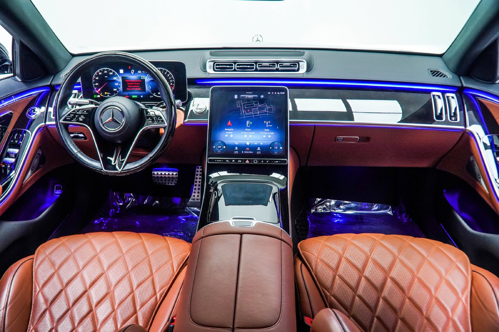 Used 2024 Black Mercedes-Benz S 580e image 5