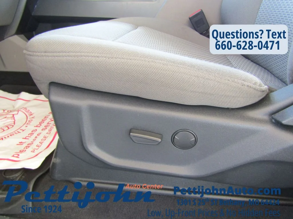 Used 2022 Black Metallic Ford XLT image 6