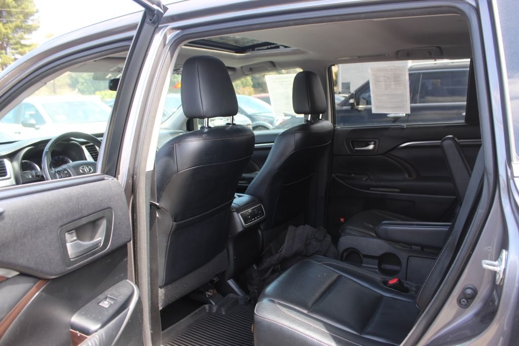 Used 2014 Gray Toyota Limited image 16