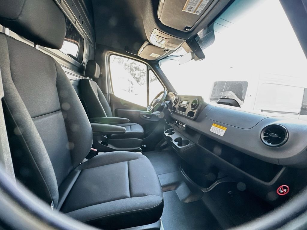 New 2026 Arctic White Mercedes-Benz Cargo 144 WB image 21