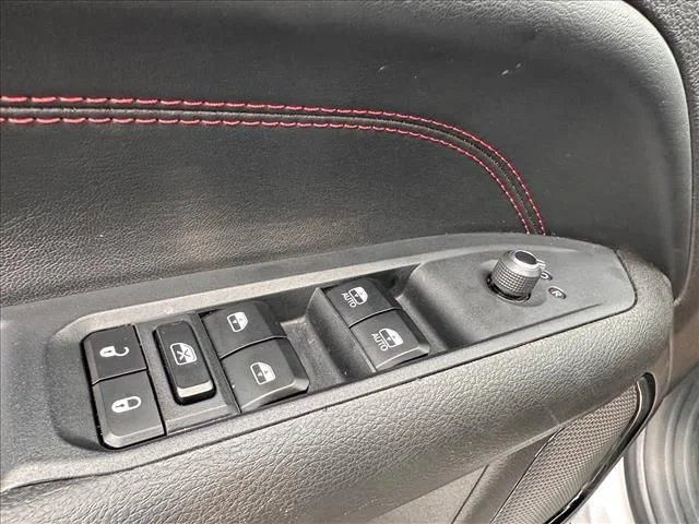 Used 2025 Silver Jeep Trailhawk image 18
