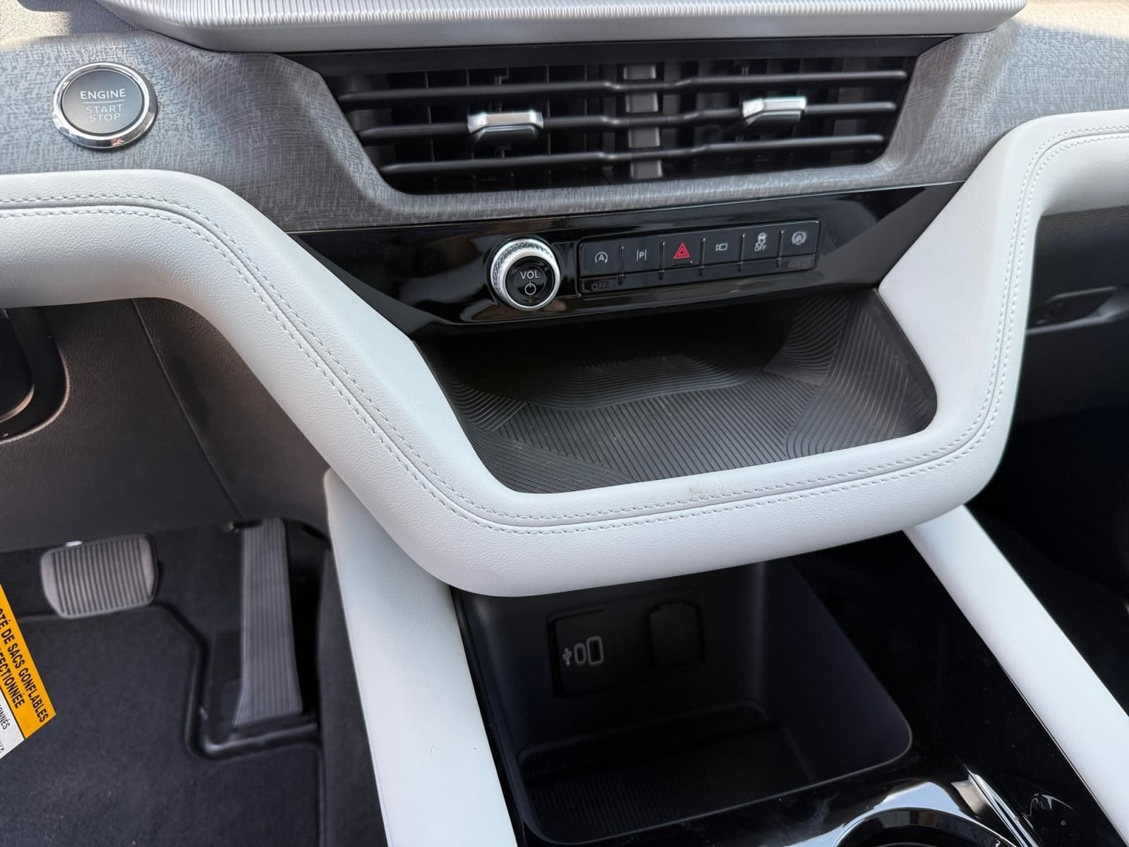New 2026 Carbonized Gray Metallic Ford Platinum™ image 20