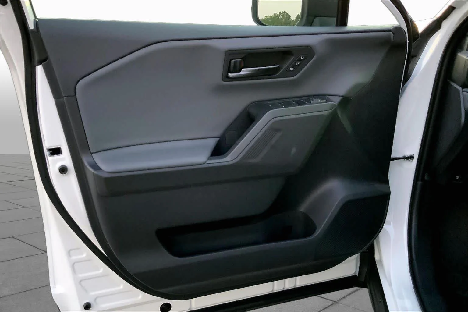 Used 2026 Wind Chill Pearl Toyota Limited image 19