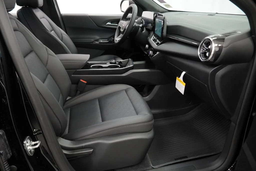 New 2027 Mosaic Black Metallic Chevrolet LT image 29