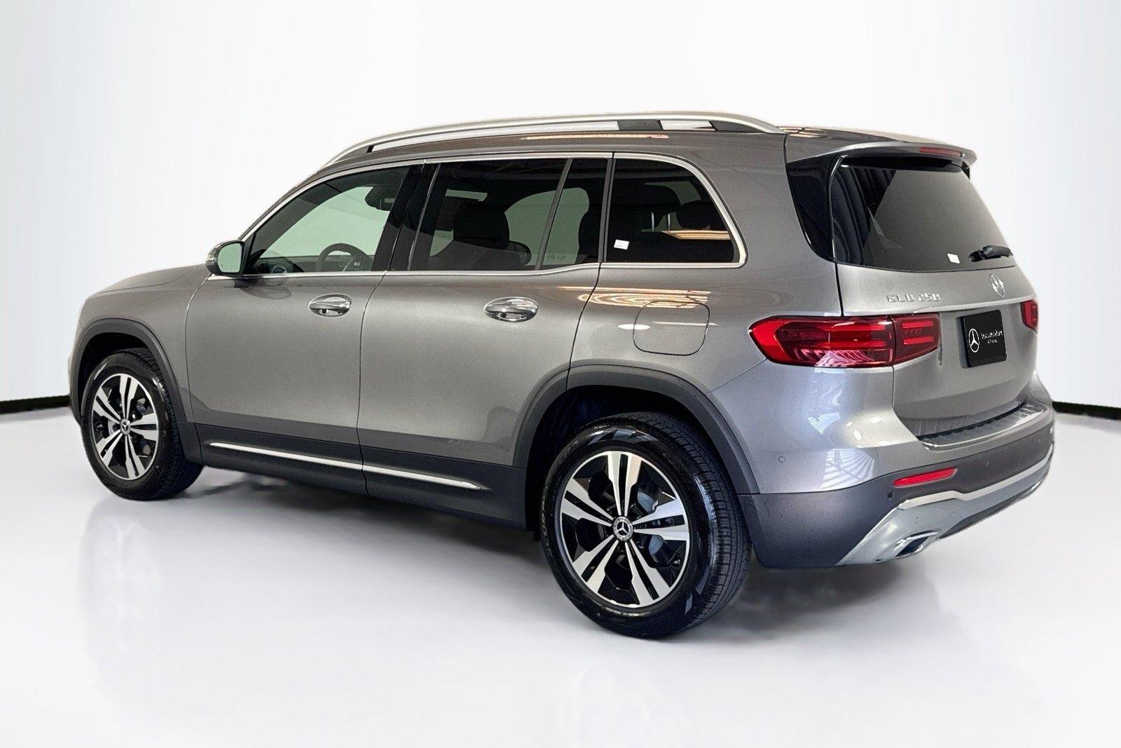 New 2026 Mountain Grey Metallic Mercedes-Benz GLB 250 image 7