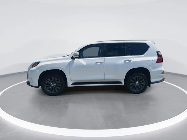 Used 2021  Lexus 460 Luxury image 5