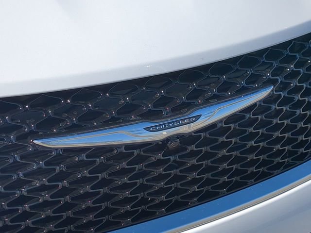 New 2026 Bright White Clear-Coat Exterior Paint Chrysler Pinnacle image 13
