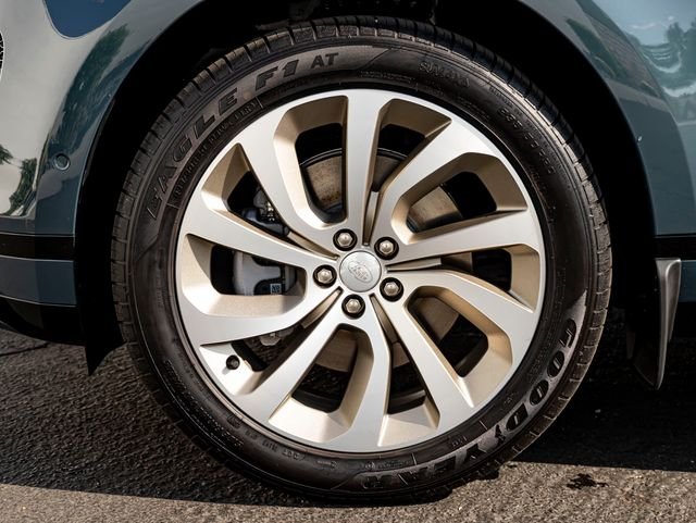 New 2026 Tribeca Blue Land Rover Hoxton Edition image 11