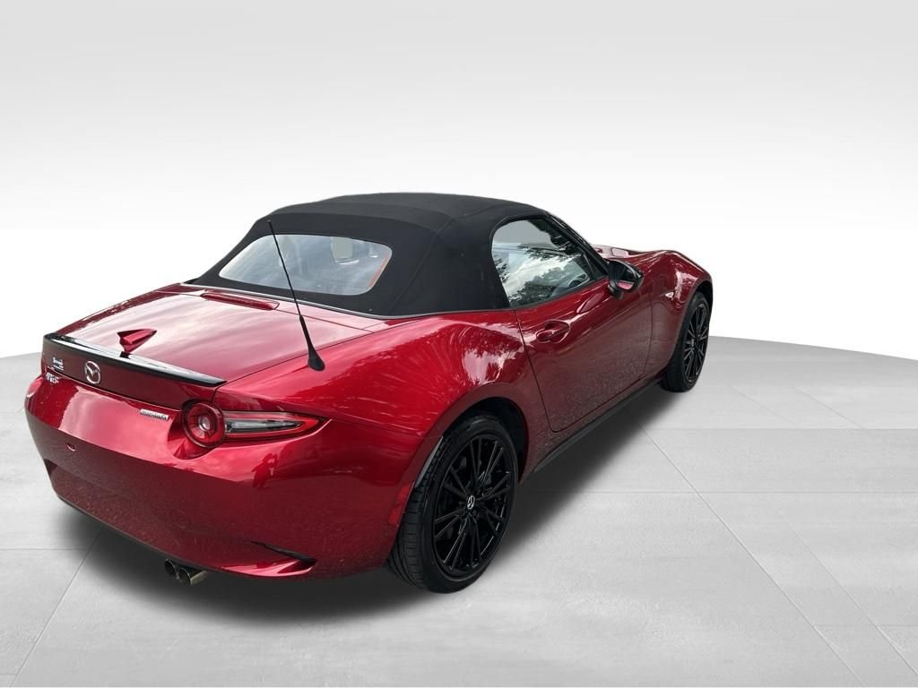 Used 2025 Red Mazda Club image 5