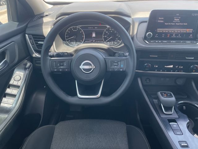 Used 2024 Gray Nissan SV image 10