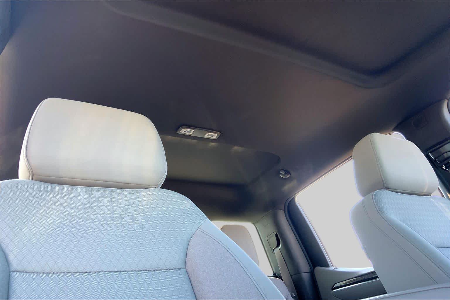 Used 2023 SUMMIT WHITE Chevrolet RST image 14