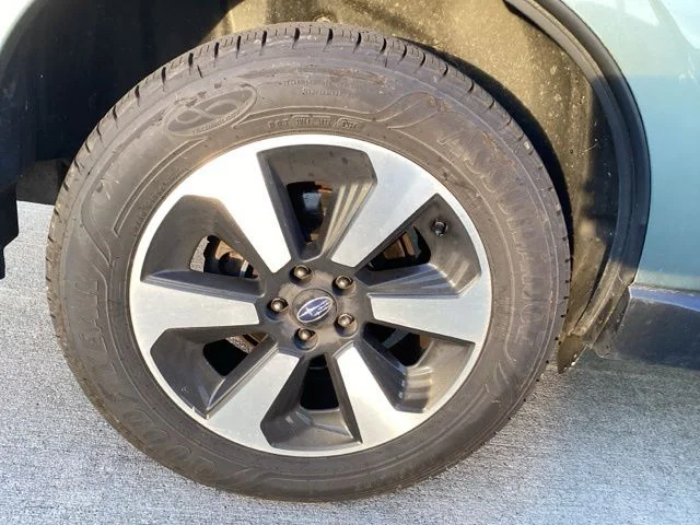 Used 2018 Green Subaru 2.5i Premium image 7