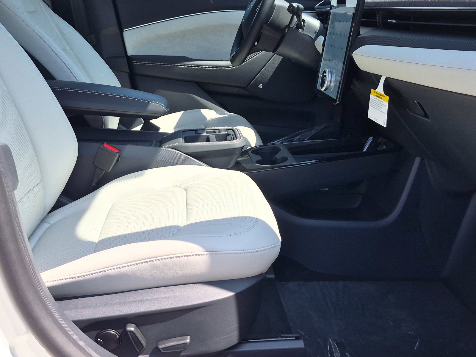 New 2026 Star White Metallic Tri-coat Ford Premium image 12