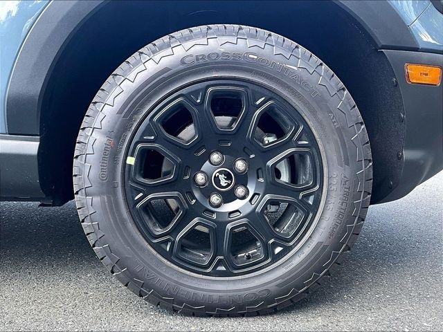 New 2026 Azure Gray Metallic Tri-Coat Ford Badlands image 13