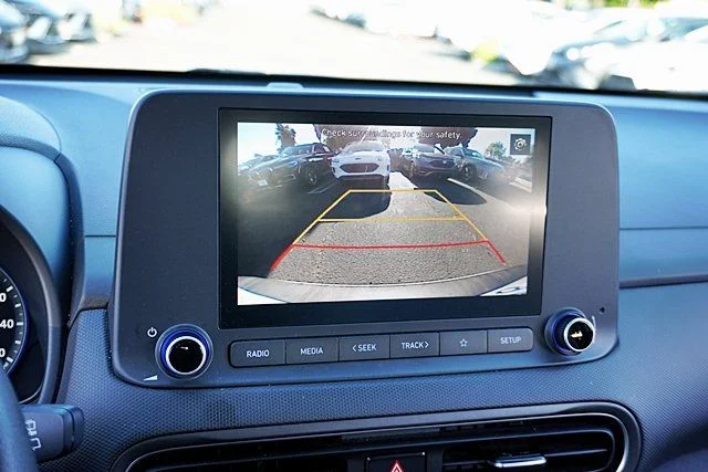 Used 2023 Silver Hyundai SEL image 25