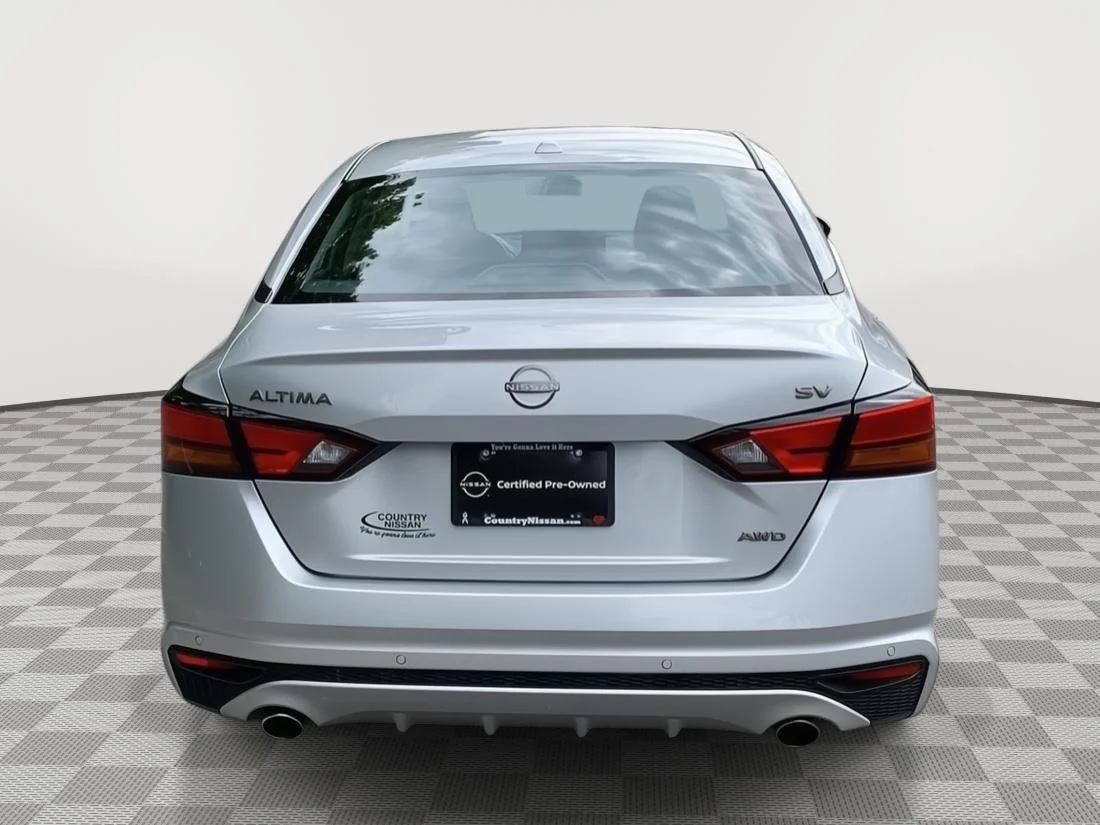 Certified Used 2024 Brilliant Silver Metallic Nissan 2.5 SV image 4