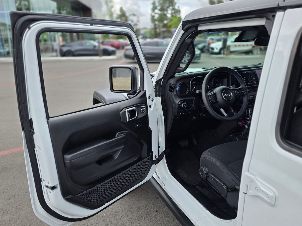 2025 Jeep Wrangler 4xe Rubicon 4XE - Photo 39