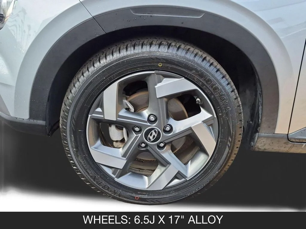 Used 2021 Silver Hyundai SEL image 11
