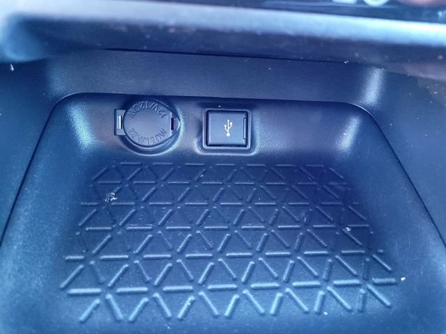 Used 2020  Toyota XLE image 16