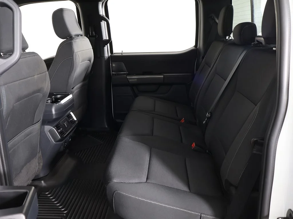 Used 2023 Oxford White Ford XLT image 34