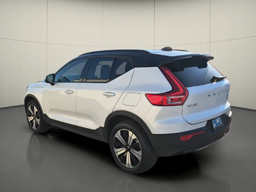 Used 2023 White Volvo Twin Plus image 5