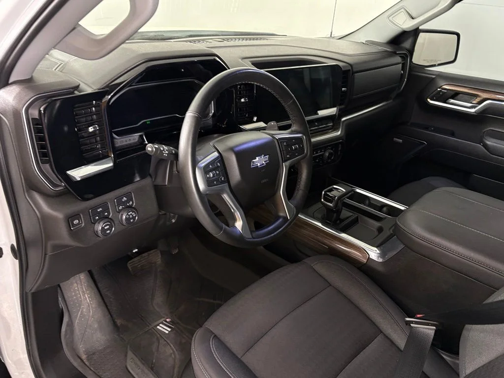 Used 2023 White Chevrolet RST image 15