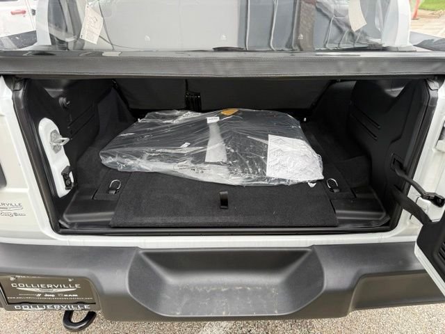 New 2026 Bright White Clear-Coat Exterior Paint Jeep Sport image 23