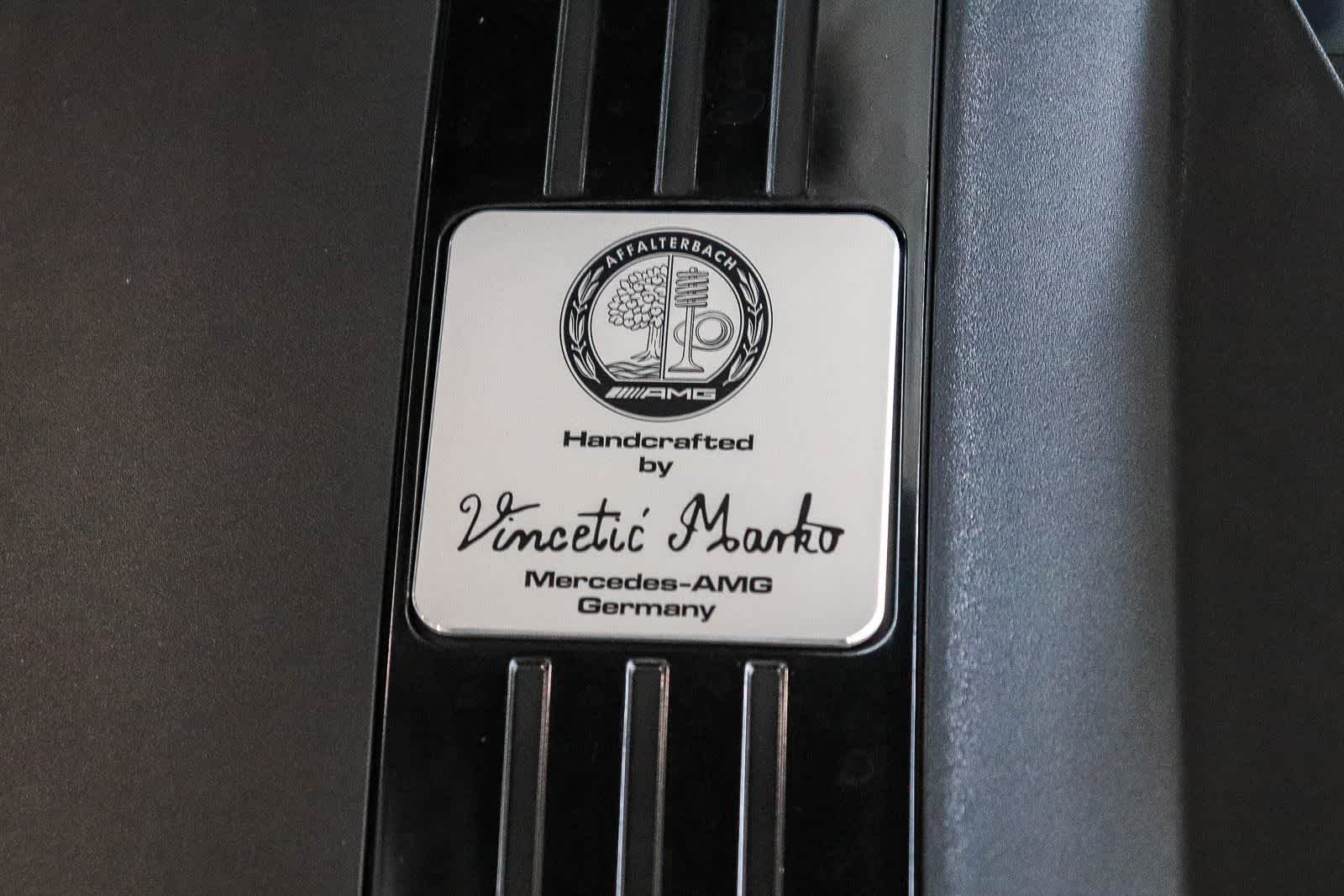 New 2027 MANUFAKTUR Arabian Grey Non- Metallic Mercedes-Benz AMG® G 63 image 14